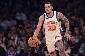 48分钟不得？……索汉垃圾时间出战3分半钟 4投4中砍下10分1板