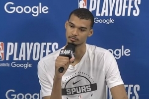 【完整版】文班：晋级感觉很棒 赖特没做交易也该拿最佳总经理