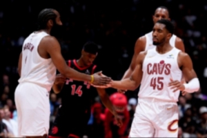 骑士天王山：哈登、莫布里和……施罗德？