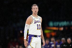 开始还花呗了？肯纳德上半场3中0一分未得 追身空位三分连续不中