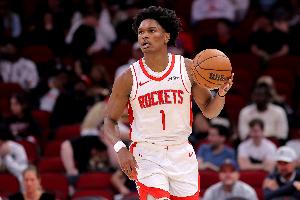 效率偏低！阿门首节3投1中&罚球2中0 得到3分2篮板1助攻2抢断