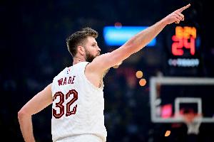 天王山大战！队记：骑士正考虑更换首发 迪恩·韦德将替补出场！