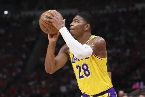 难阻失利！八村塁11中5拿到12分3板 三分3中2