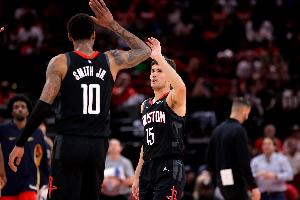 小贾巴里：乌度卡此前让我们成熟点是对的 很高兴我&小谢都反弹了