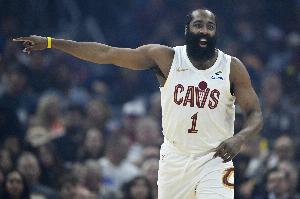 打破魔咒！哈登13中7拿下23分9板5助2断1帽 上半场19分