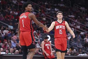 Shelburne：火箭相信阿门&谢泼德是球队未来 成长的阵痛在所难免