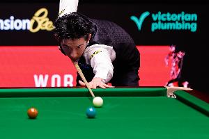 质的飞跃！吴宜泽此前生涯世锦赛正赛一场未胜，今年已打进四强