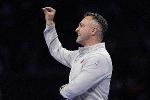 有点突然！双方拼抢出界给骑士球 猛龙挑战失败了