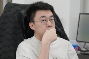 没调整过来？Xiaohu玩具车瑞兹+断矛沙皇 两局3-10-1遭Creme完爆