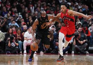 啥阵仗没见过！36岁哈登连续7场吸引最强防守 首轮攻防无可挑剔