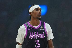 爱德华兹：麦丹是我最喜欢的NBA球员 我爱死他了 他成熟了很多