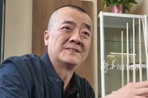 吴宜泽启蒙教练回应其学球经历：很有灵气，输球的时候会哭