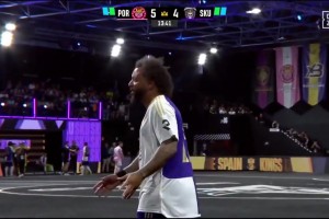 国王联赛名场面:马塞洛场上拼命儿子场边指挥,表情亮了