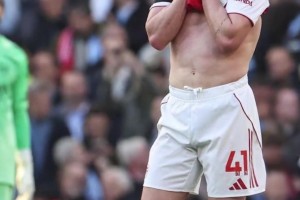 詹俊:若阿森纳保持这场比赛的水准,能将争冠悬念延续到最后一轮