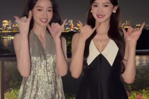 好看爱看!金佳悦晒与闺蜜手势舞,果然美女只和美女玩!