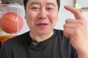 马刺重返季后赛!马刺名宿邓肯和上将罗宾逊现场观战...